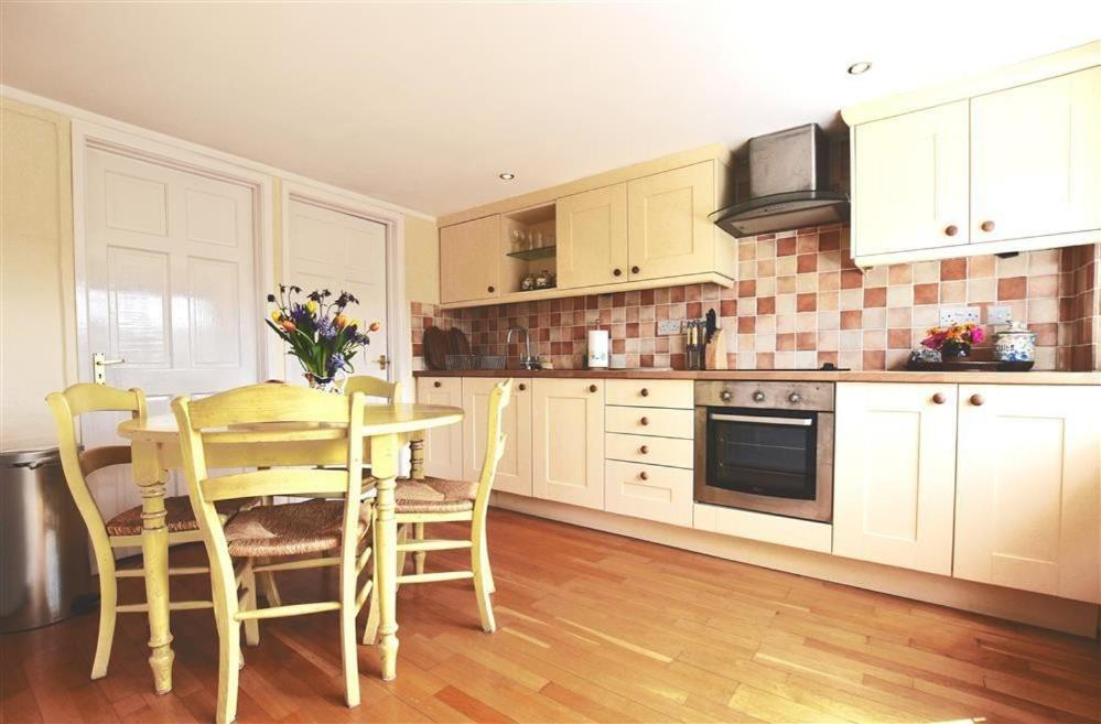 Beach Retreat Aberporth Bagian luar foto